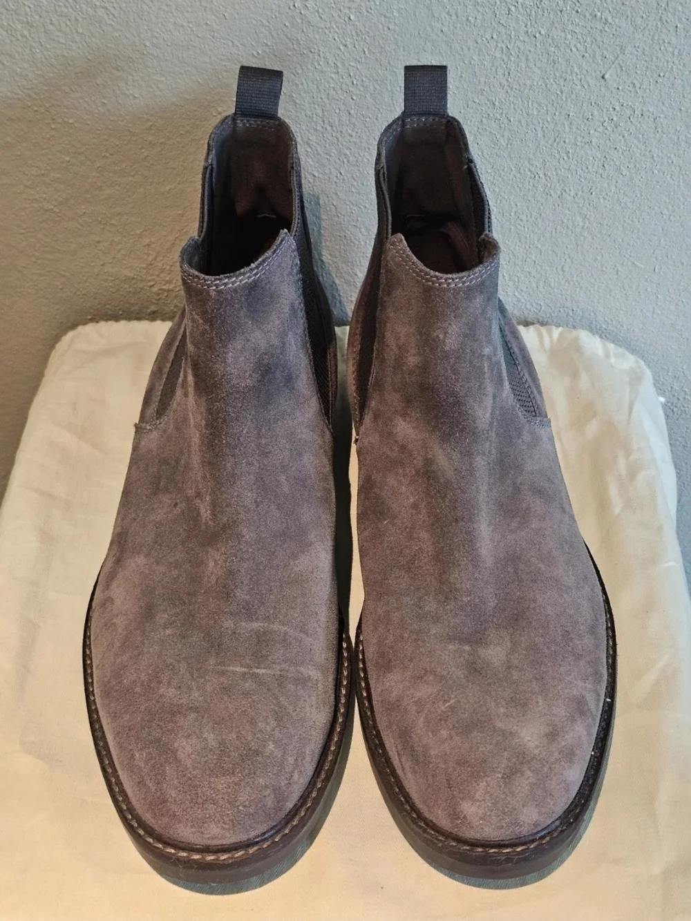 Clarks Gray Suede Chelsea Boots Men's US 13 EU 47 Casual Dress Ankle Boots